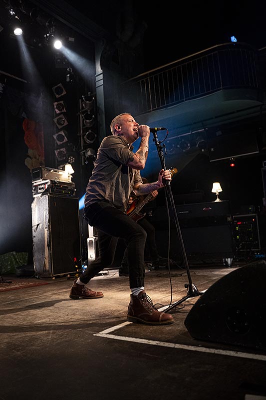 Nathan Gray im Gruenspan in Hamburg während der End Hits Records Tour 2020. (Foto: Angry Norman)