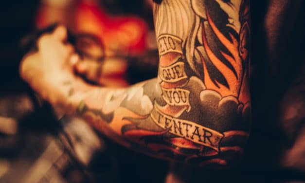 Tattoopflege: So bleibt dein Tattoo langfristig schön