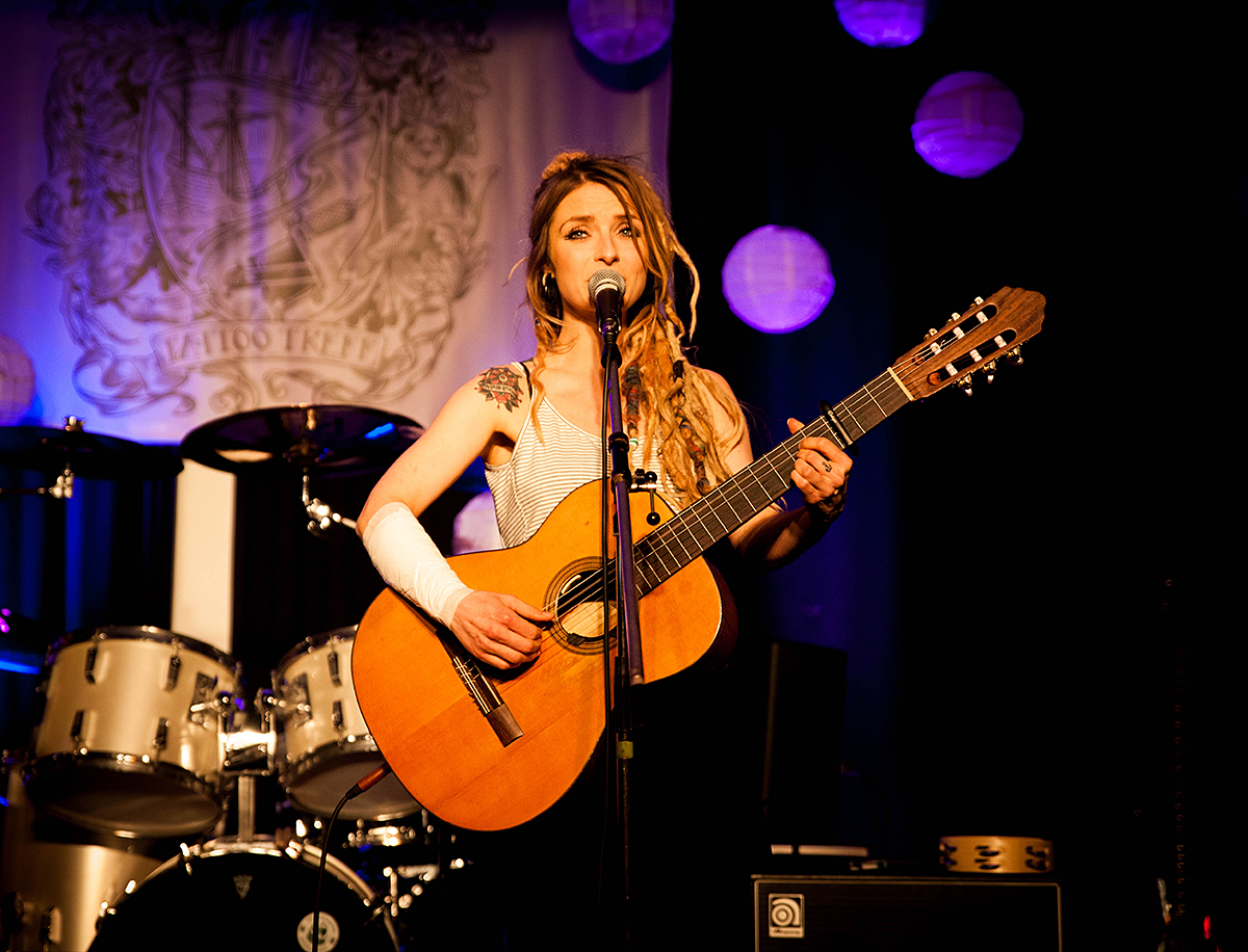 Singer-Songwriterin Sarah Lesch aka Chansonedde (Photo by AngryNorman)